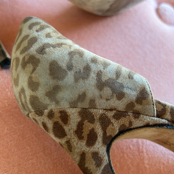 Manolo Blahnik Leopard Suede D'orsay Stiletto Heels - Picture 3 of 6